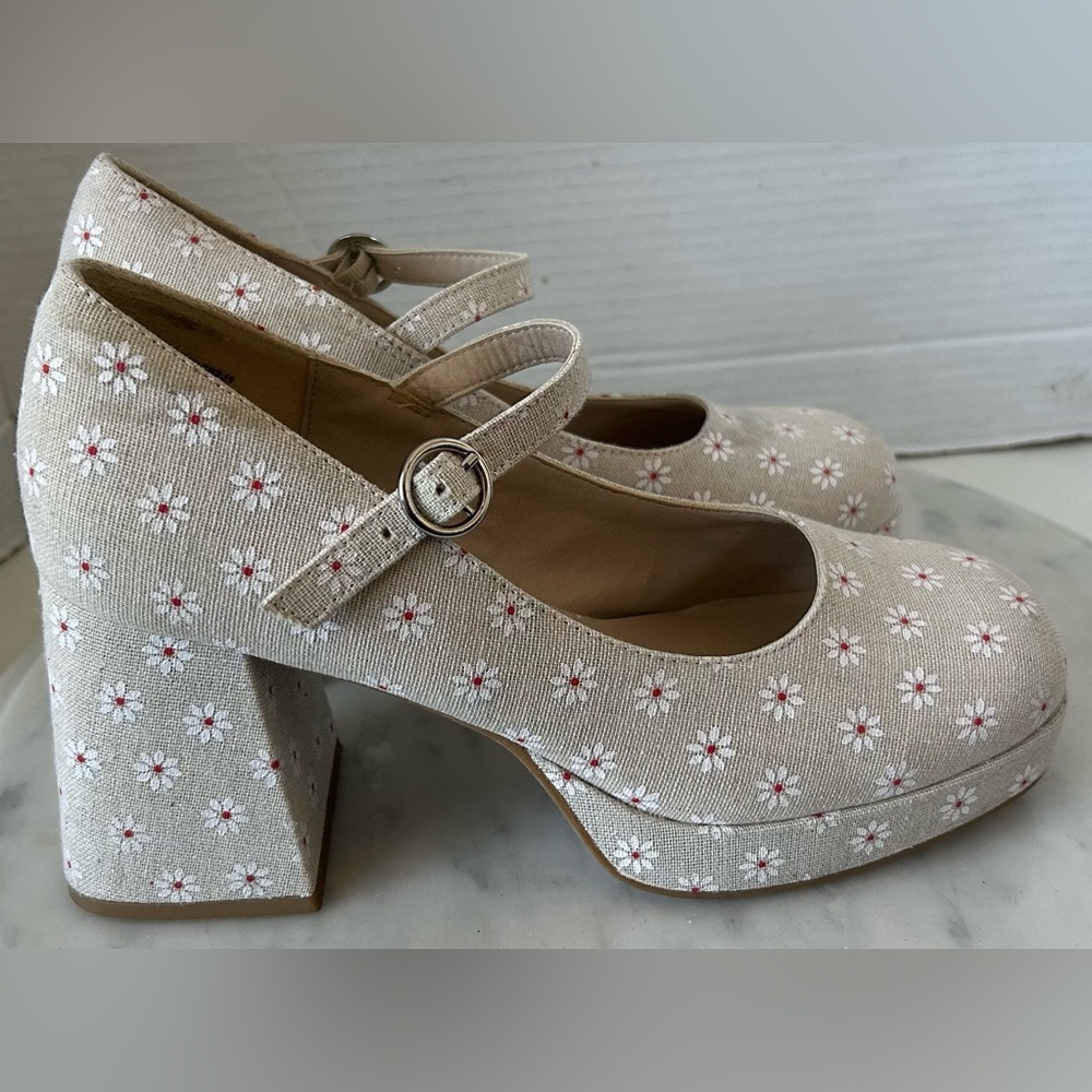 MADDEN GIRL MANTLE DAISY PRINT MARY JANES Sz.8. MINOR IMPERFECTION SEE PHOTOS. - Picture 5 of 10